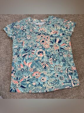 Sherpa Adventure Gear Blue Floral Short Sleeve Travel Tee - Women's Medium